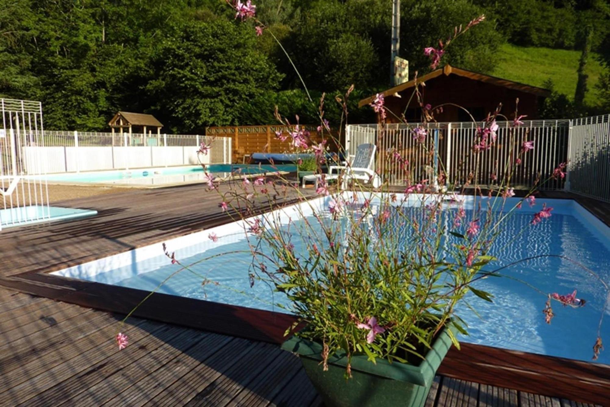 Camping Le Rey Louvie Juzon Exterior foto