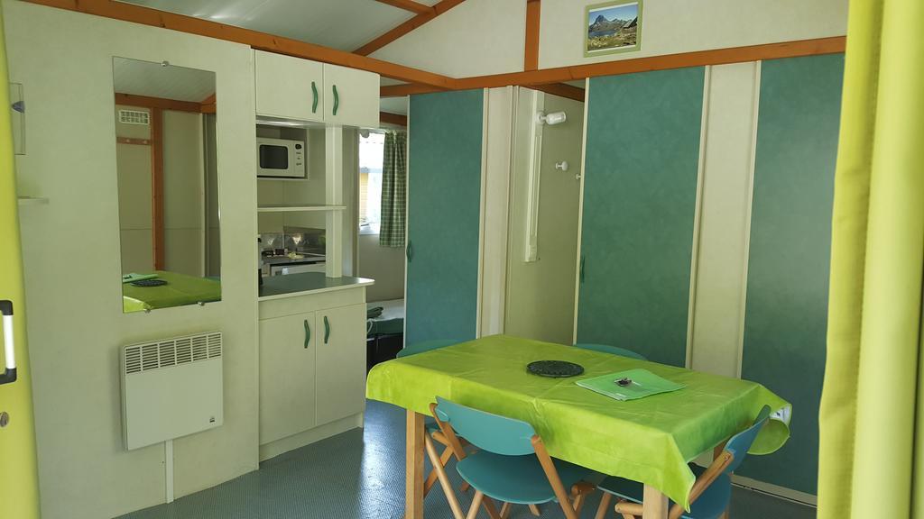 Camping Le Rey Louvie Juzon Exterior foto